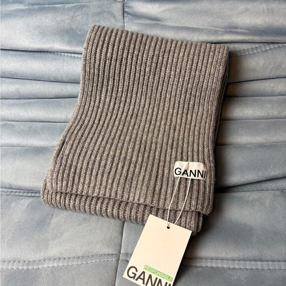 GANNI Gray Ribbed Scarf - Picture 1 of 4
